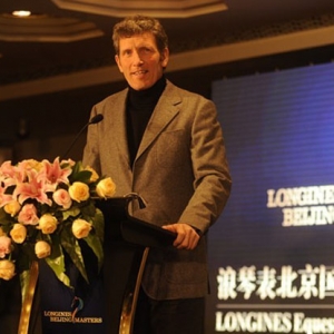 5月10日鲁德格现场接受马术杂志采访