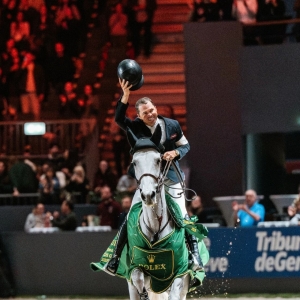 肯特·法灵顿问鼎日内瓦国际马术节劳力士大奖赛