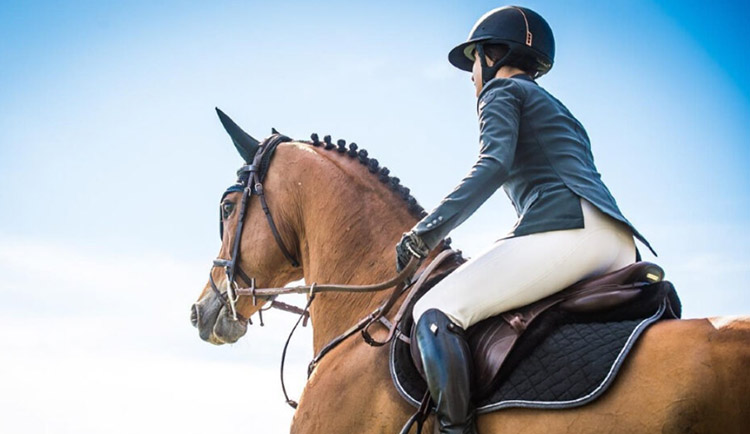 骑乘时，如何稳定小腿？